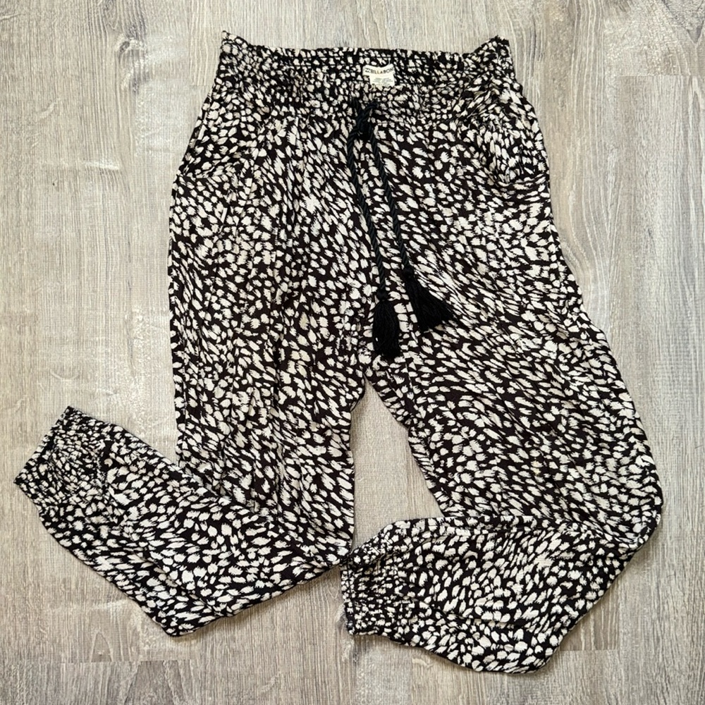 Billabong linen pants. Size S.